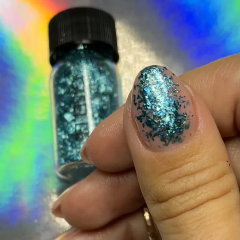 Indigo Nails Giselle Flakes negleflager effekt