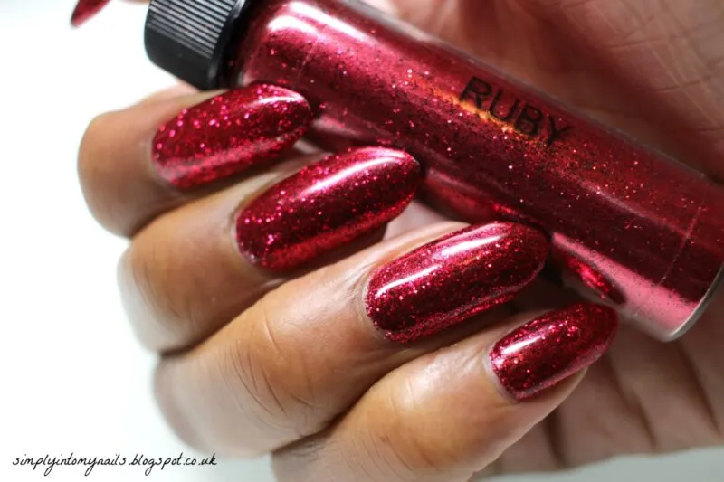 Indigo Nails Ruby Glitter neglitter rød