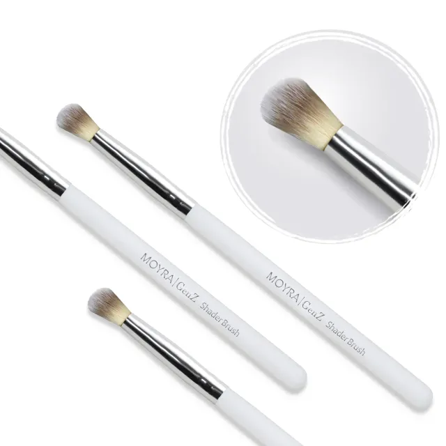 Moyra GenZ Shader Brush øjenskyggepensel 1 stk tæt