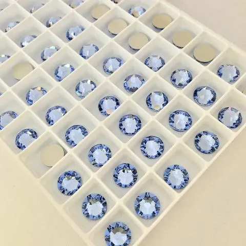 Beautystones Light Sapphire neglekrystaller lyseblå
