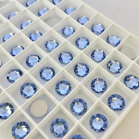 Beautystones Light Sapphire neglekrystaller lyseblå