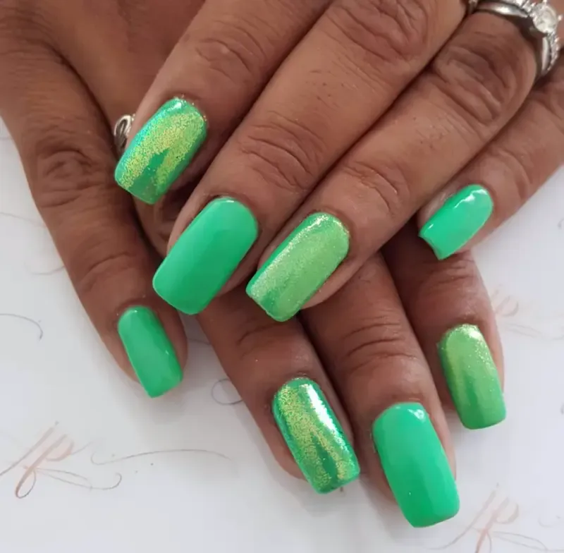 Indigo Nails Beautystones Fern Dust neglepudder grøn effekt