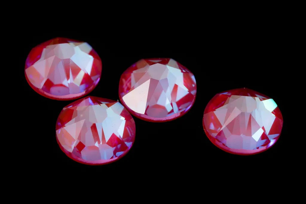Beautystones Crystal Royal Red DeLite neglekrystaller